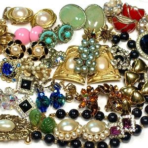 Vintage & Signed Designer Costume Jewelry Lot! 5 or More Pieces FUN to wear